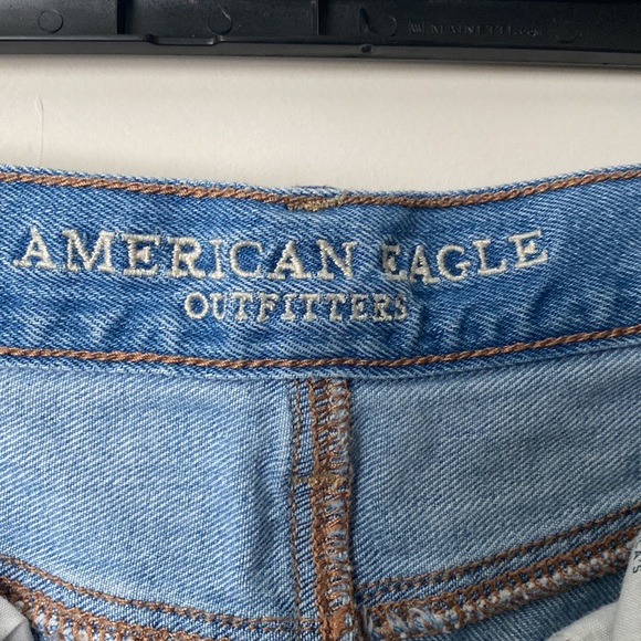 American Eagle womens size 2 distressed Mom Jeans - Picture 2 of 5